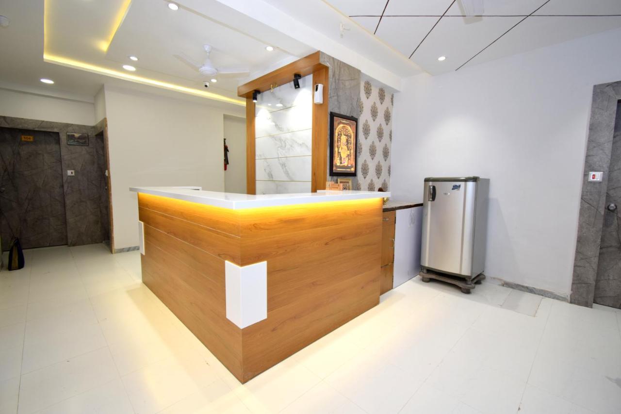 Hotel A1 Vastrapur Ahmedabad Exterior photo
