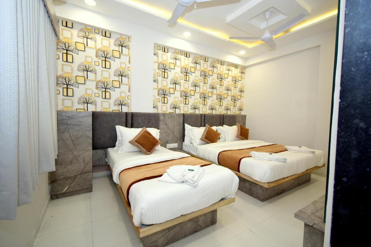 Hotel A1 Vastrapur Ahmedabad Exterior photo